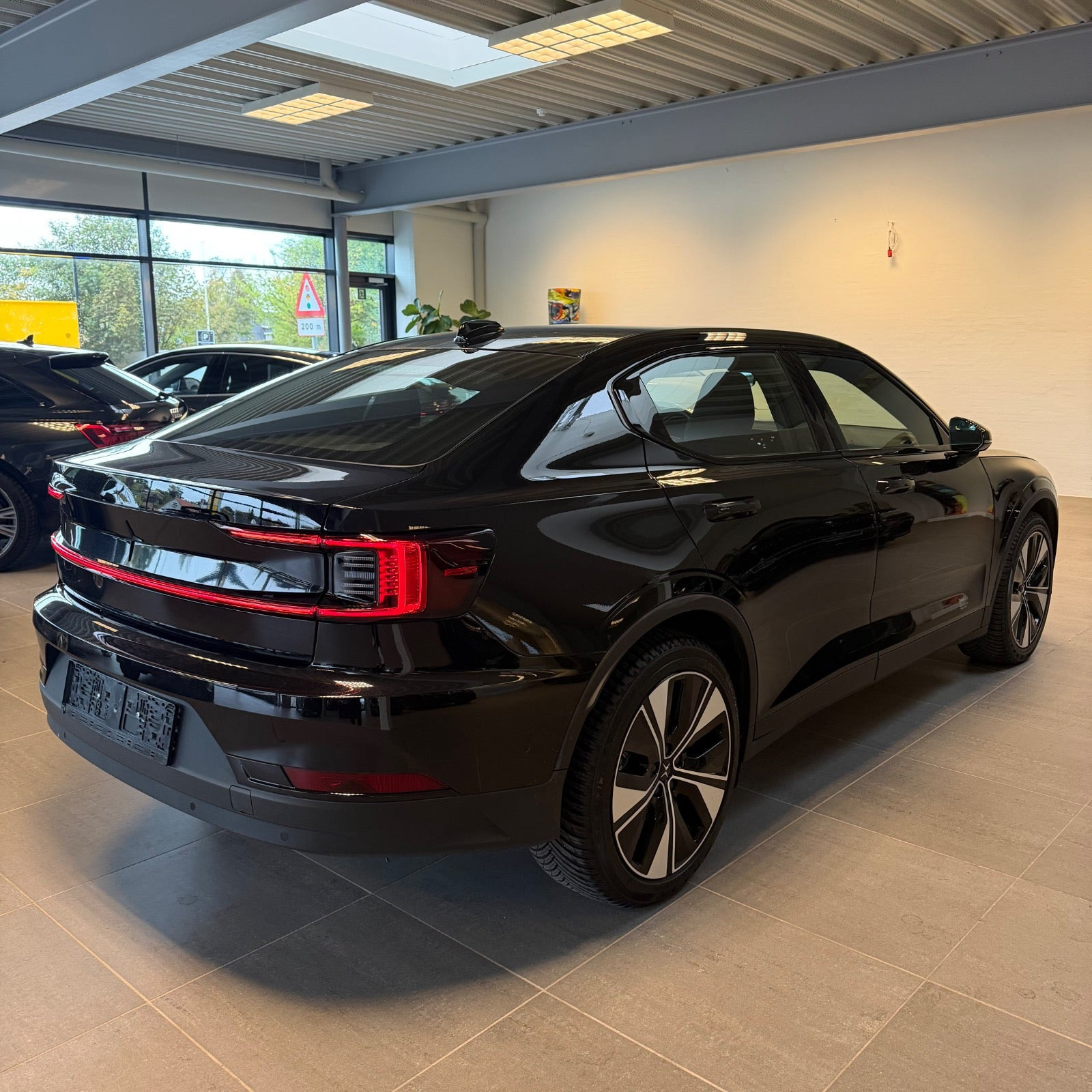 Sort Polestar 2 fra 2023