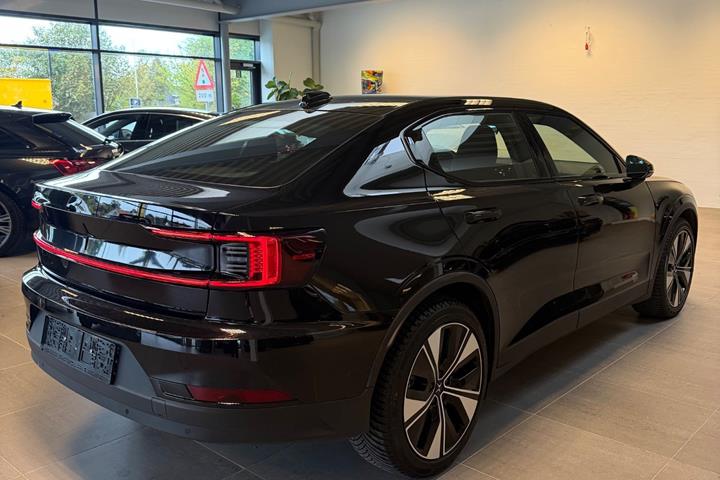 Sort Polestar 2 fra 2023