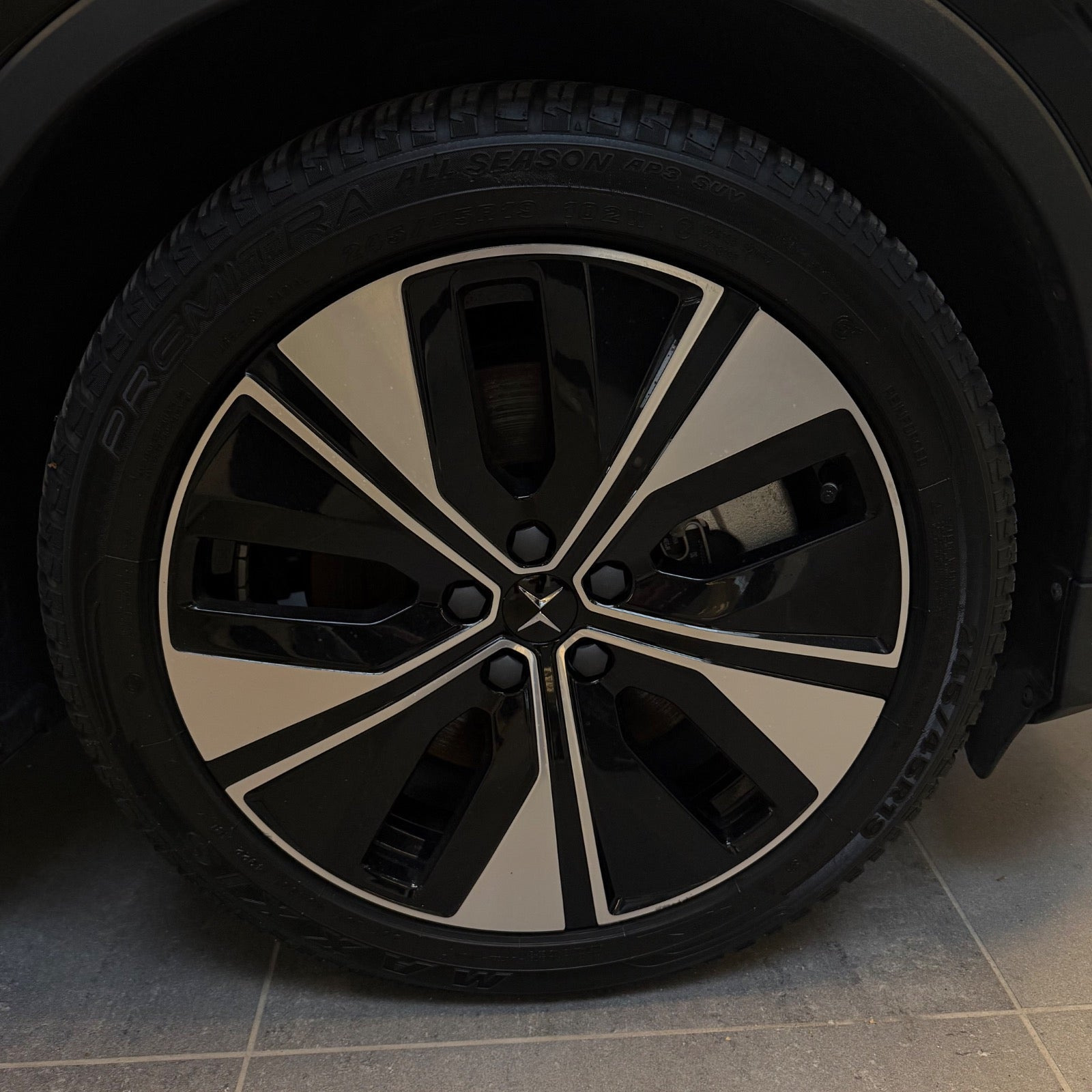 Sort Polestar 2 fra 2023