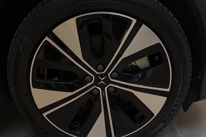 Sort Polestar 2 fra 2023