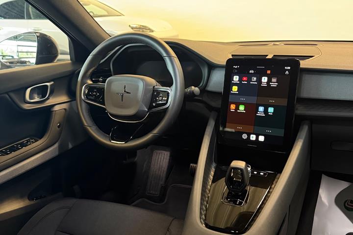 Sort Polestar 2 fra 2023