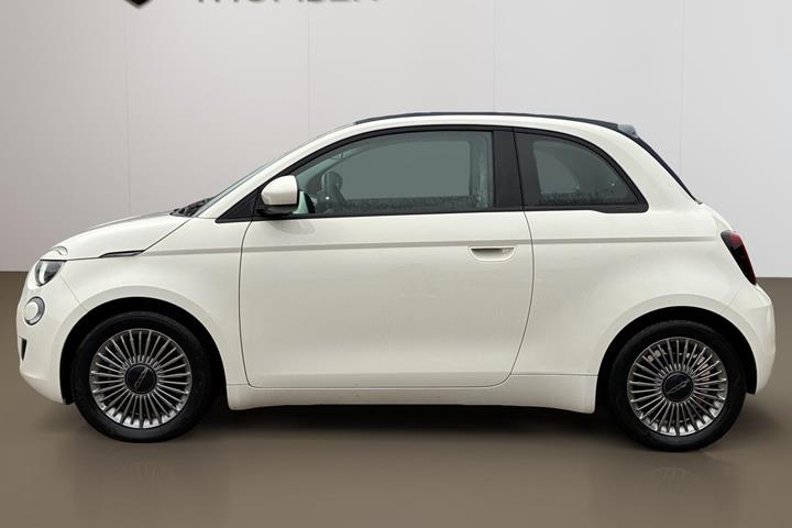 Hvid Fiat 500e fra 2023
