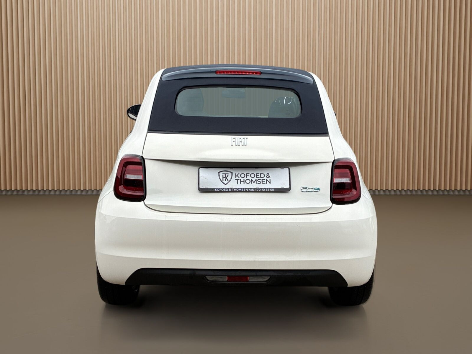 Hvid Fiat 500e fra 2023