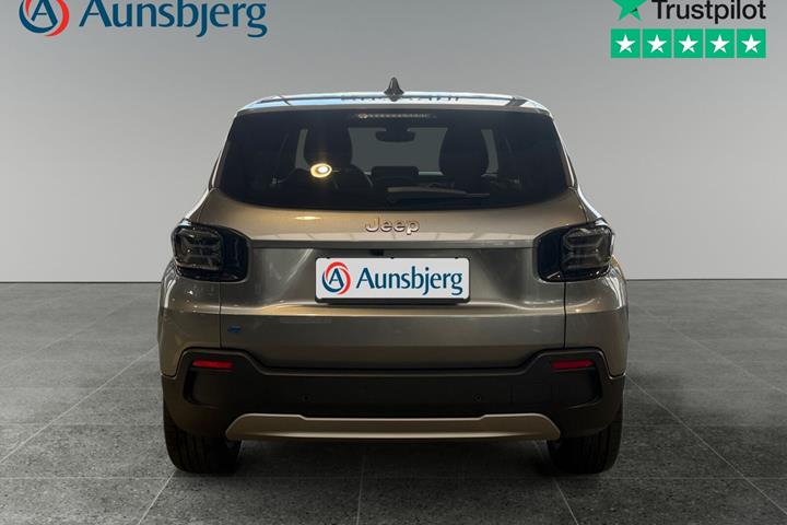 Grå Jeep Avenger fra 2025
