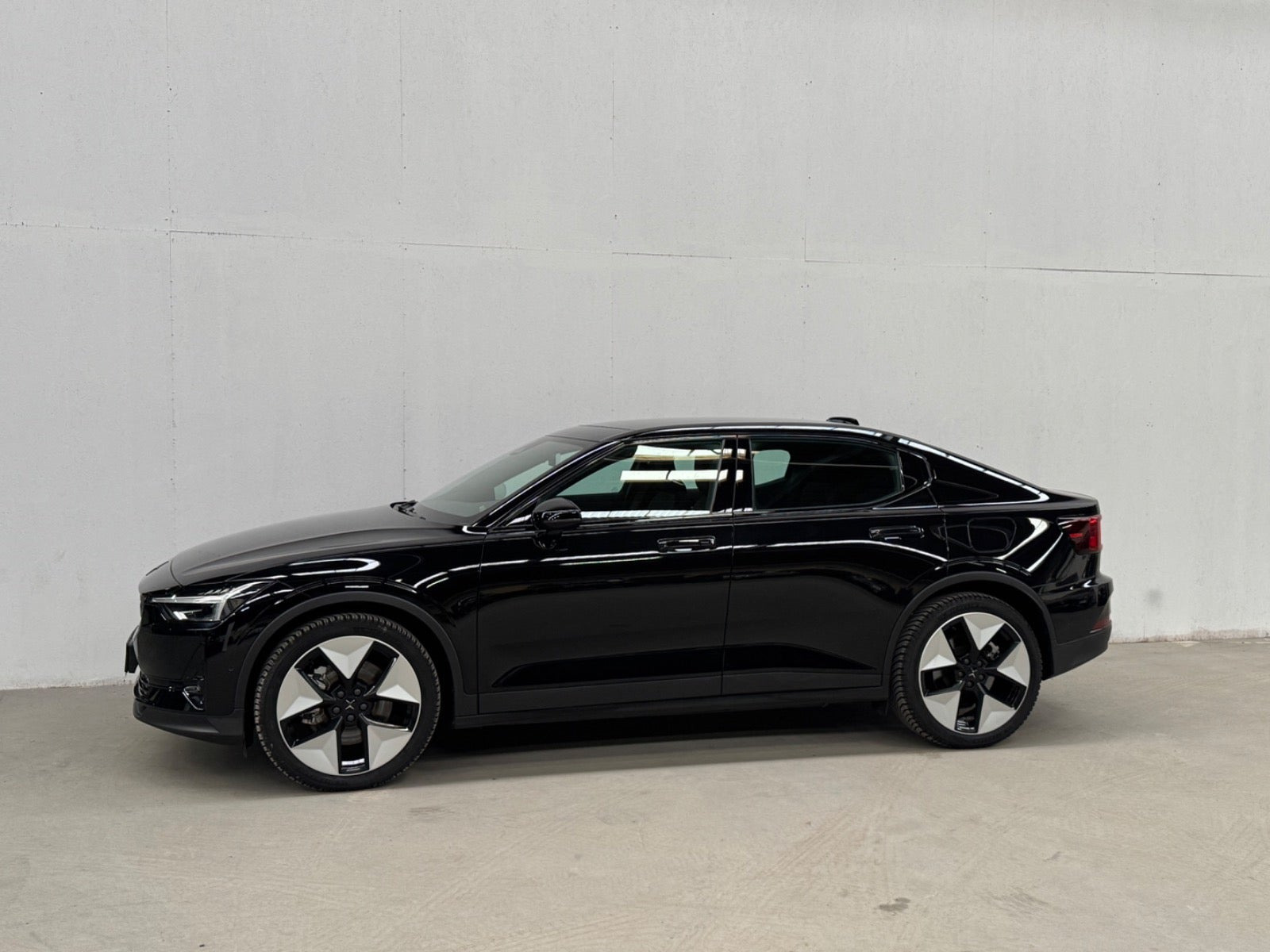 Sort Polestar 2 fra 2023