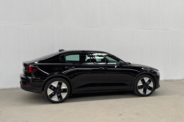 Sort Polestar 2 fra 2023