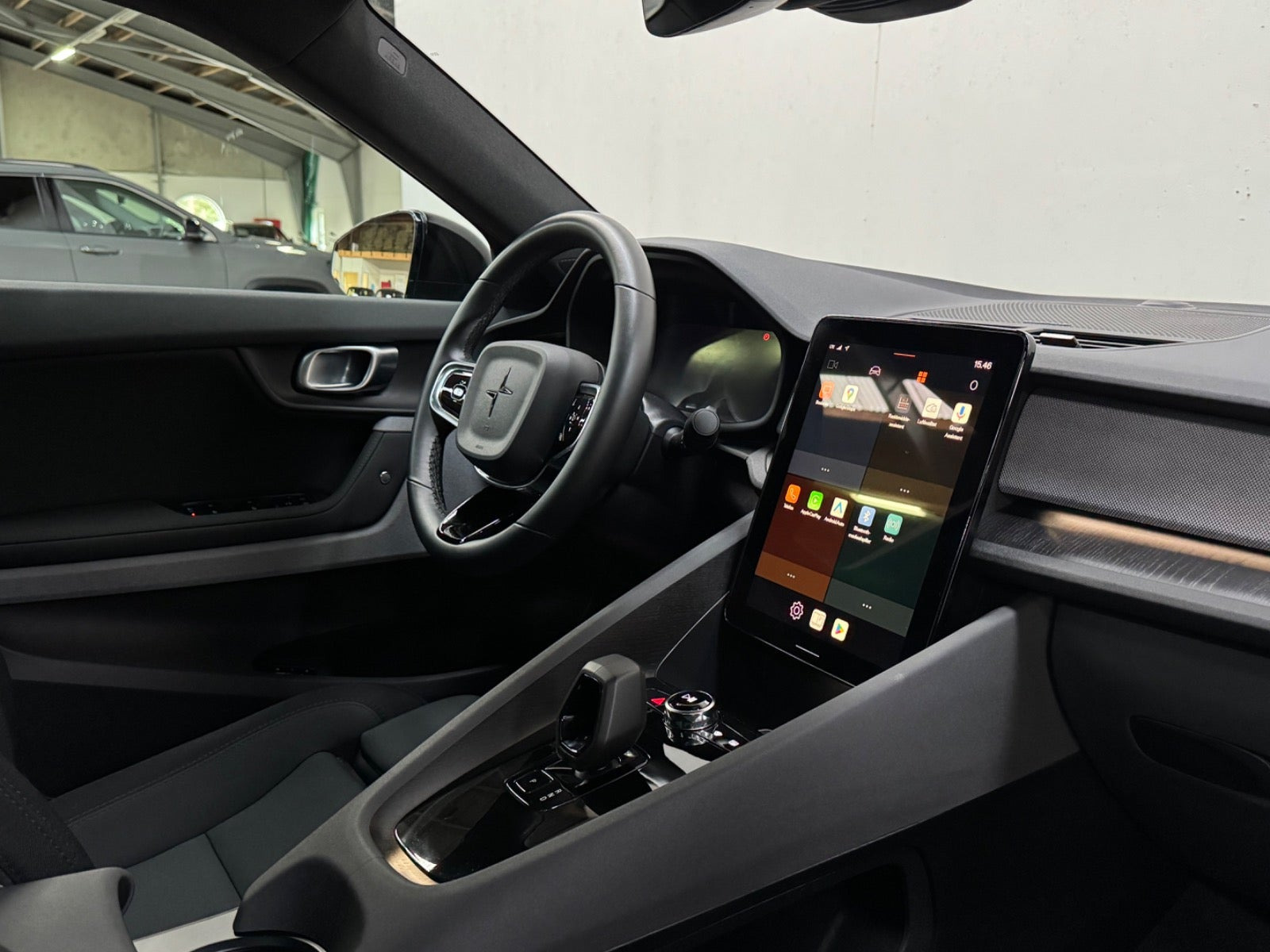 Sort Polestar 2 fra 2023