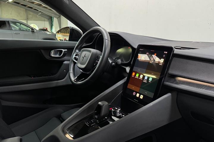 Sort Polestar 2 fra 2023