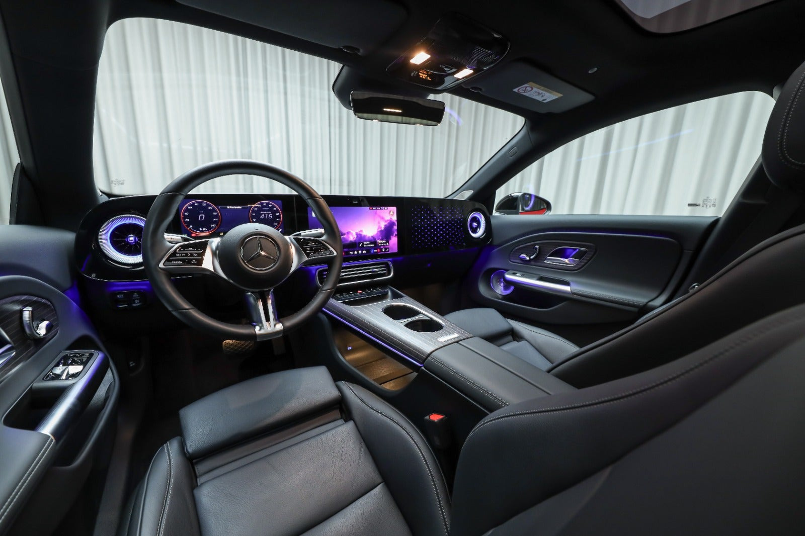 Rød Mercedes CLA250+ fra 2025