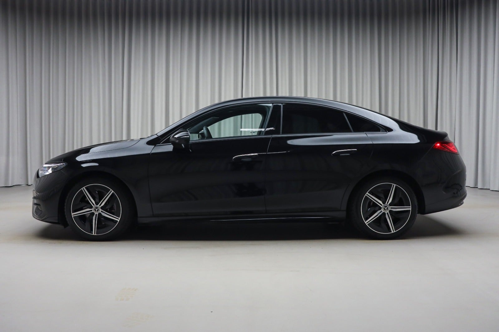 Sort Mercedes CLA250+ fra 2025