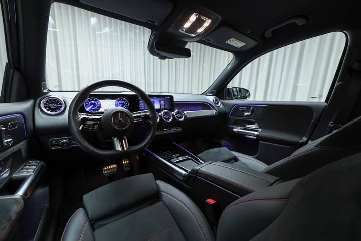 Sort Mercedes EQB250+ fra 2026