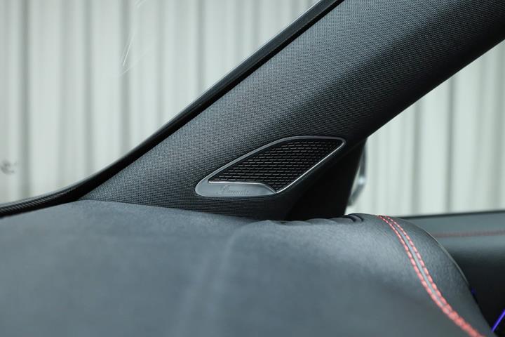 Sort Mercedes EQB250+ fra 2026