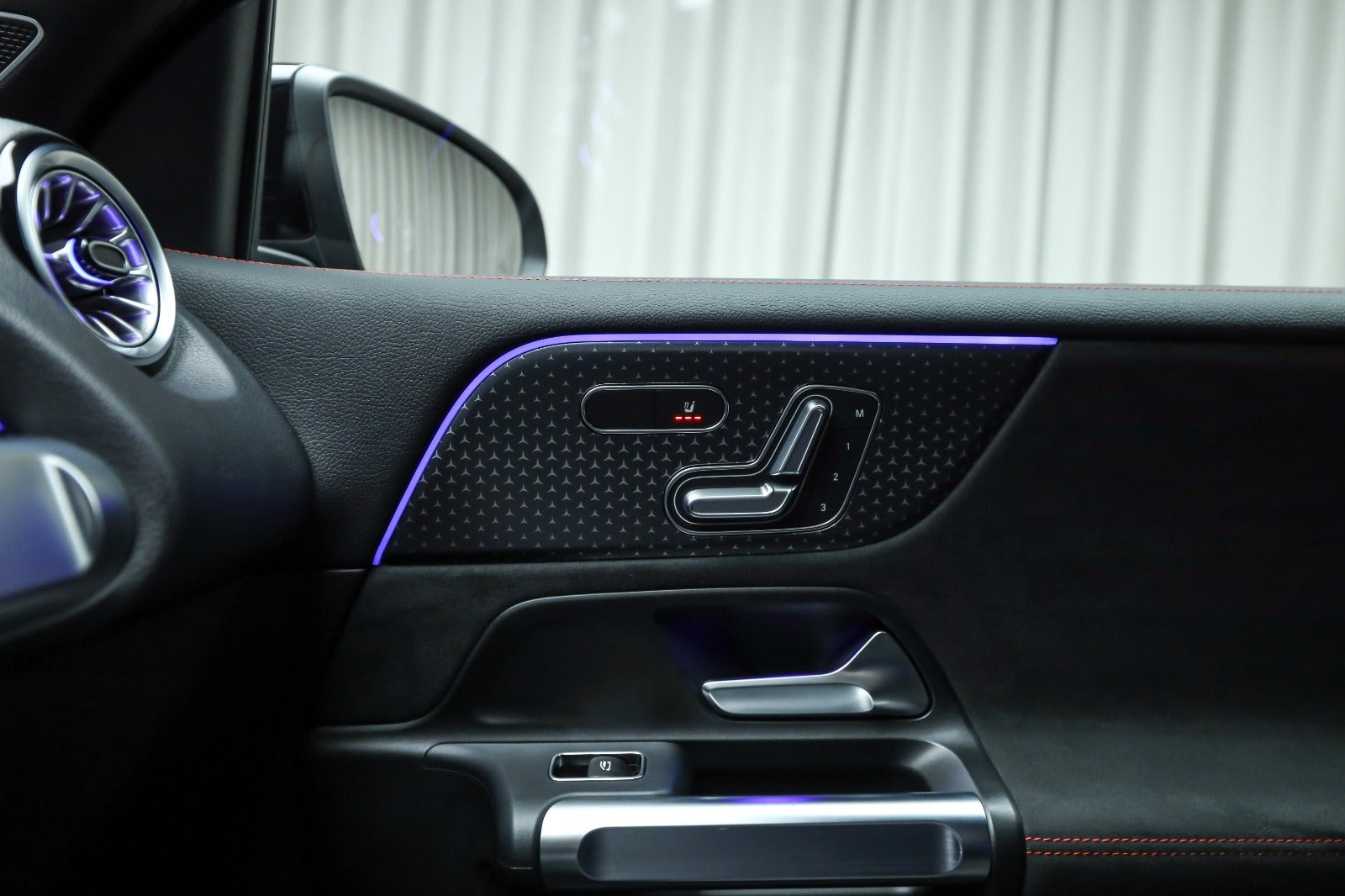 Sort Mercedes EQB250+ fra 2026