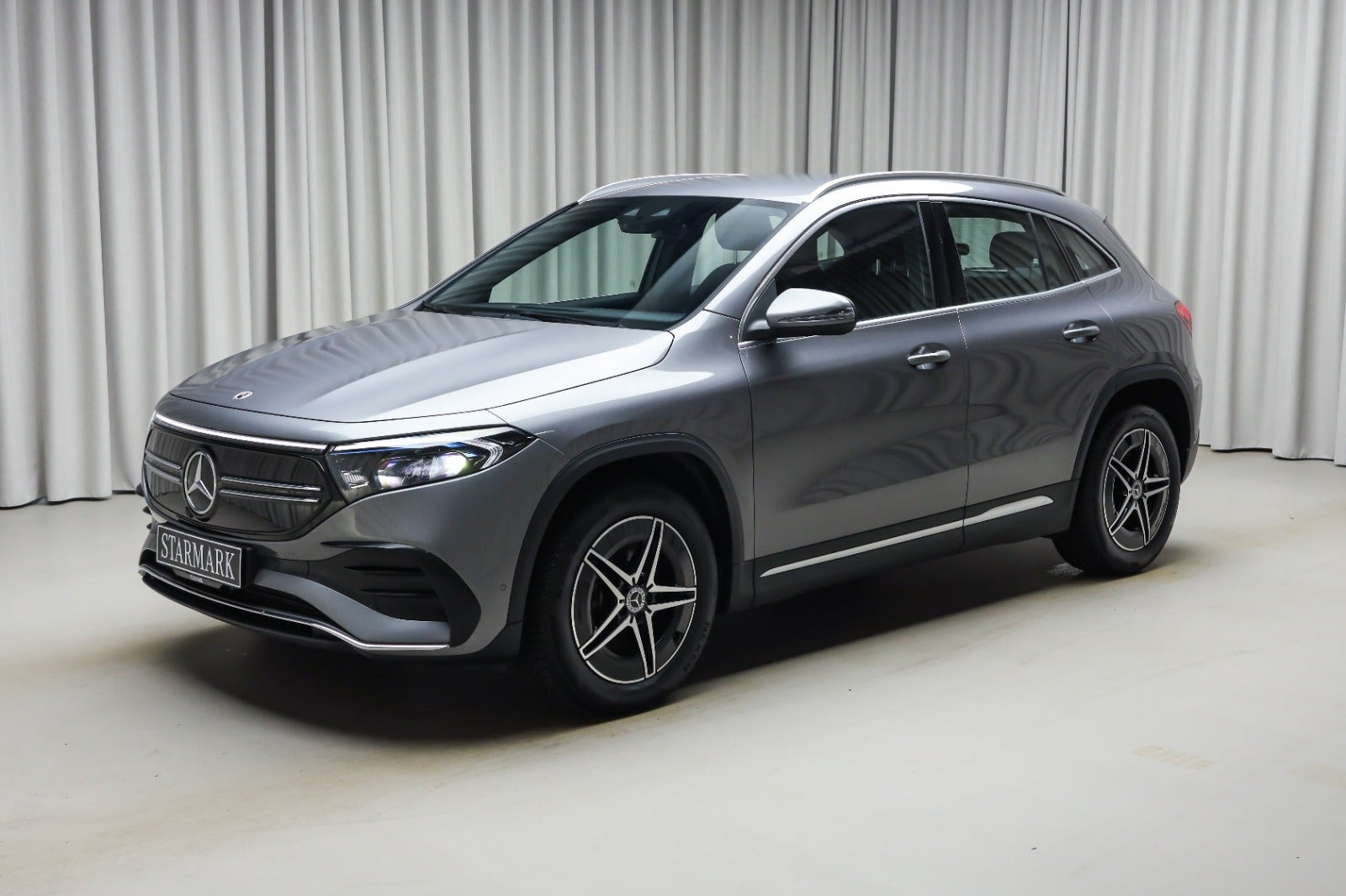 Grå Mercedes EQA250 fra 2023
