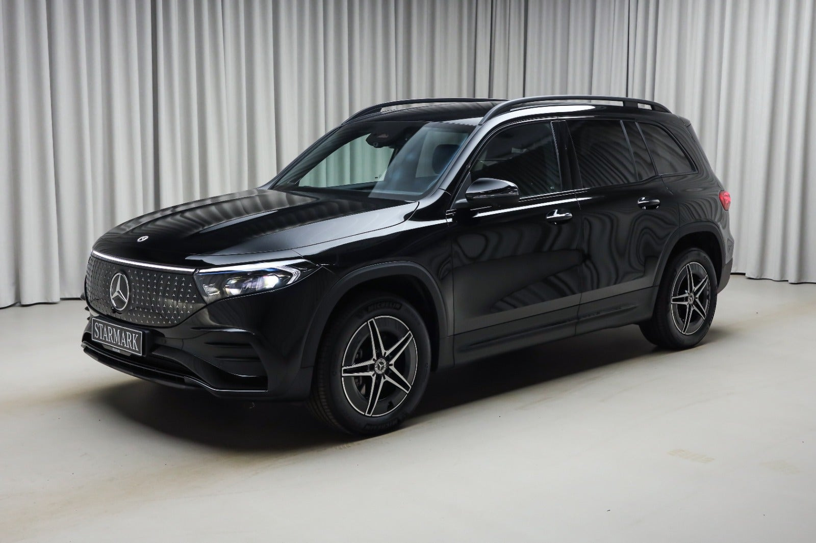 Sort Mercedes EQB250+ fra 2026