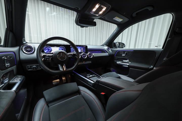 Sort Mercedes EQB250+ fra 2026