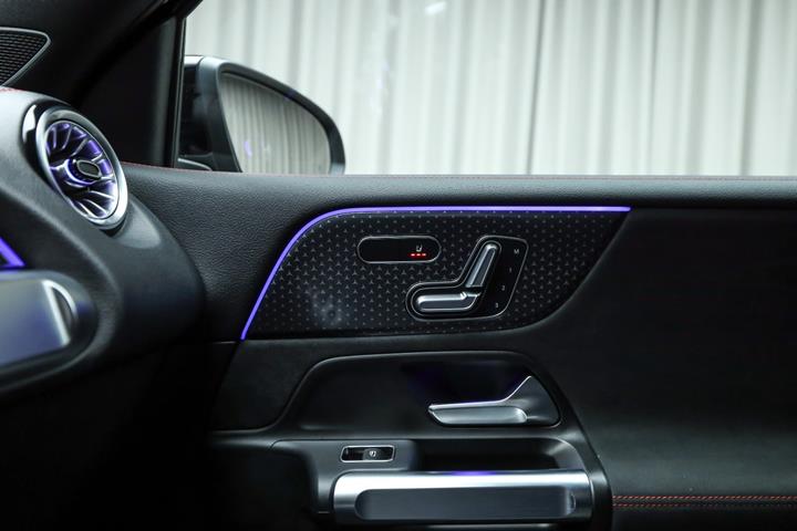 Sort Mercedes EQB250+ fra 2026