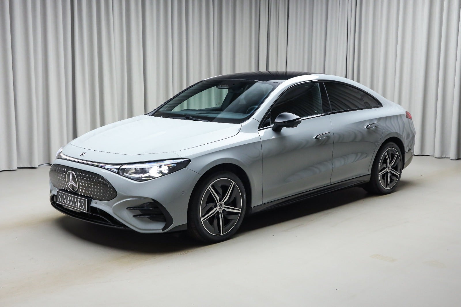 Grå Mercedes CLA250+ fra 2025