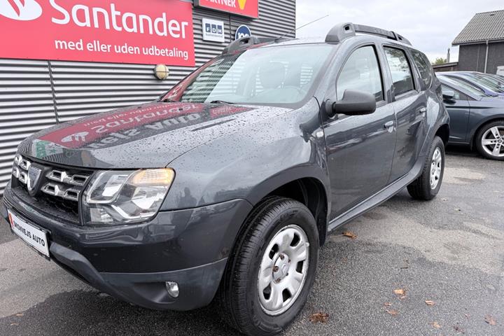 Grå Dacia Duster fra 2016