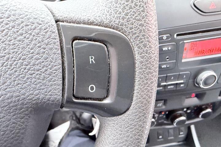 Grå Dacia Duster fra 2016