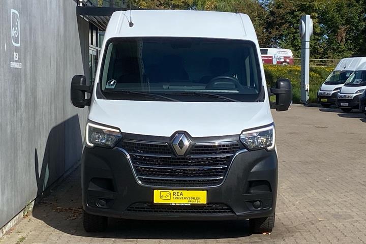 Hvid Renault Master fra 2019