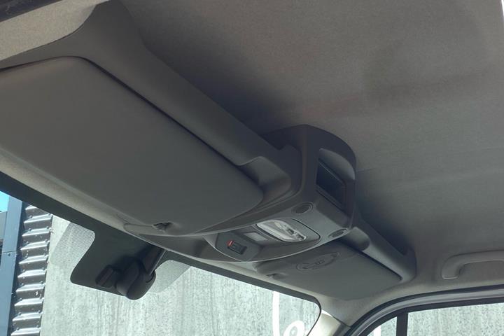 Hvid Renault Master fra 2019