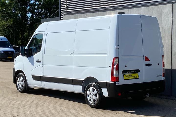 Hvid Renault Master fra 2019