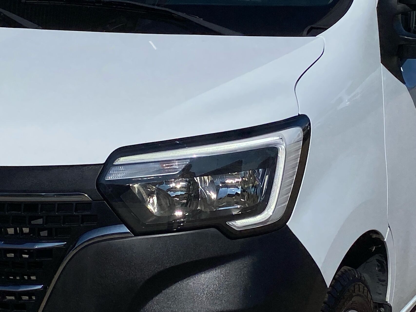 Hvid Renault Master fra 2019
