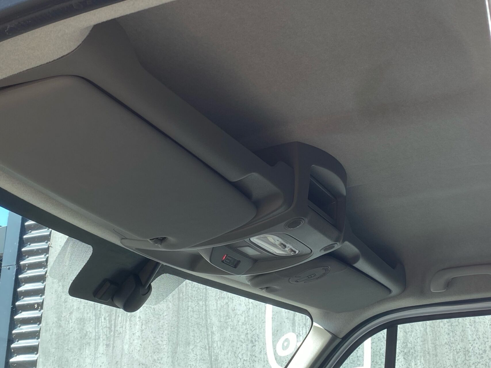 Hvid Renault Master fra 2019