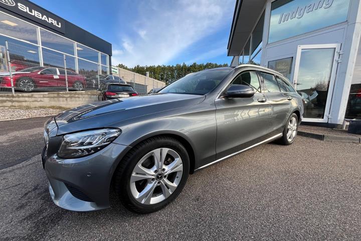Grå Mercedes C200 fra 2018