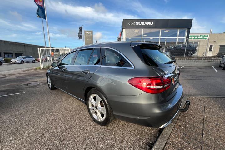 Grå Mercedes C200 fra 2018