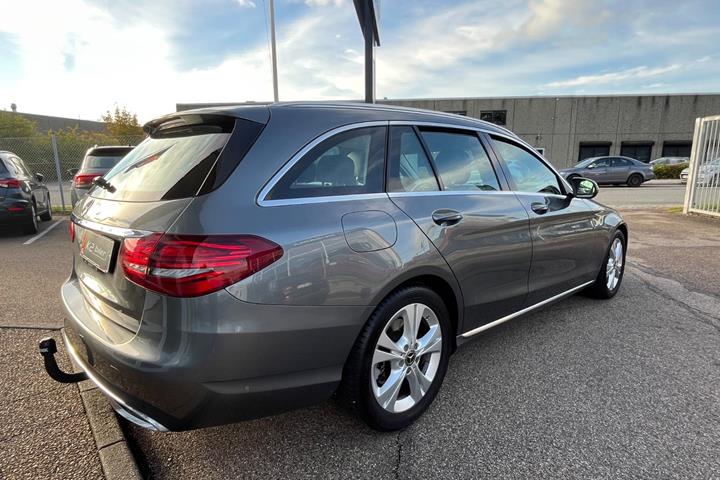 Grå Mercedes C200 fra 2018