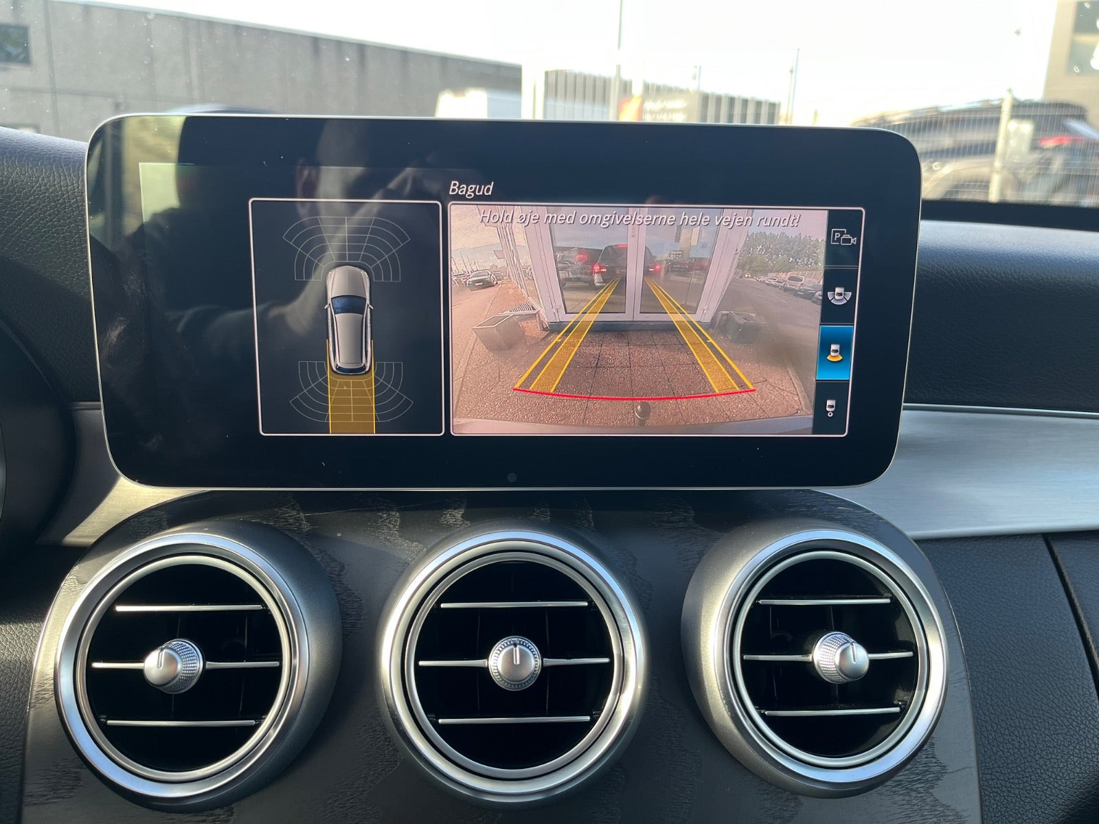 Grå Mercedes C200 fra 2018