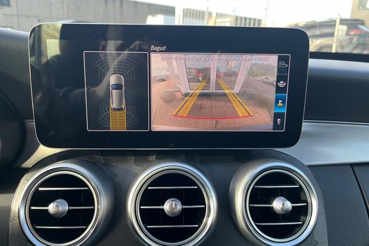 Grå Mercedes C200 fra 2018