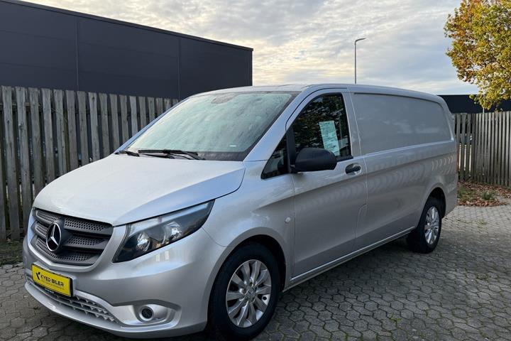Sølv Mercedes Vito 114 fra 2019
