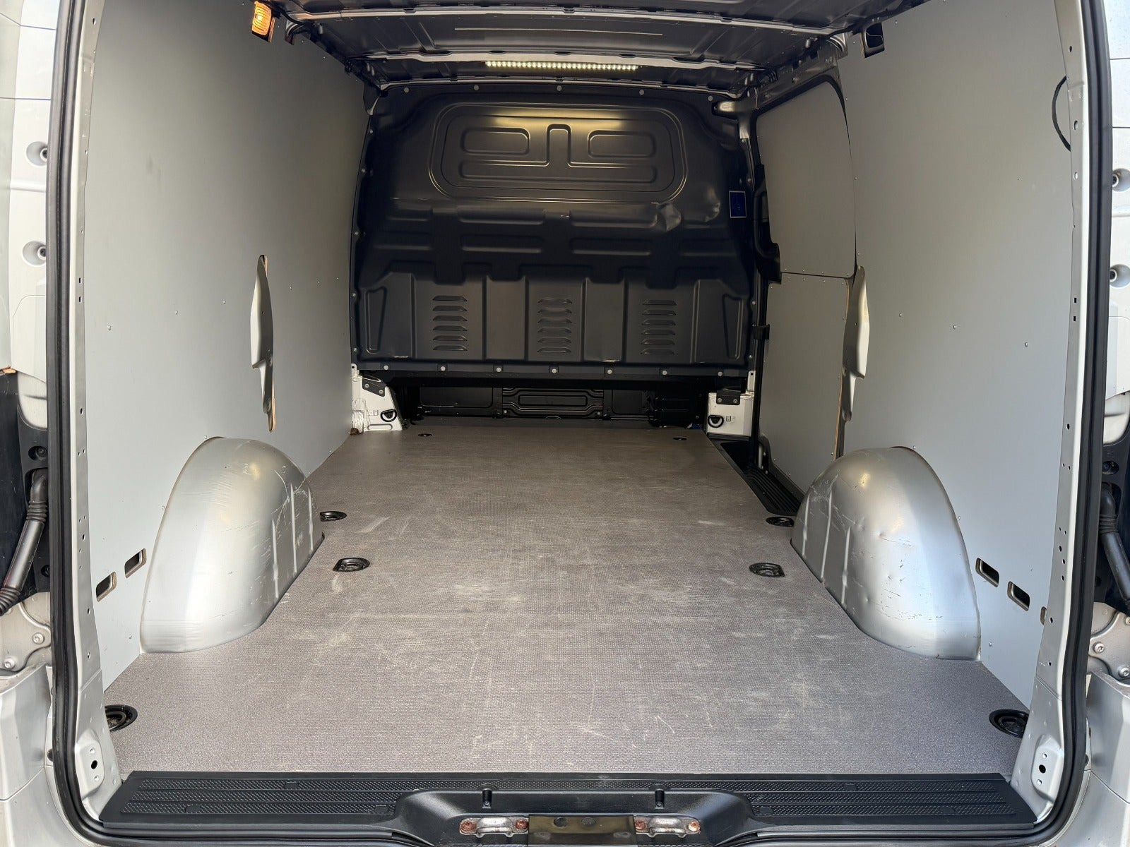 Sølv Mercedes Vito 114 fra 2019