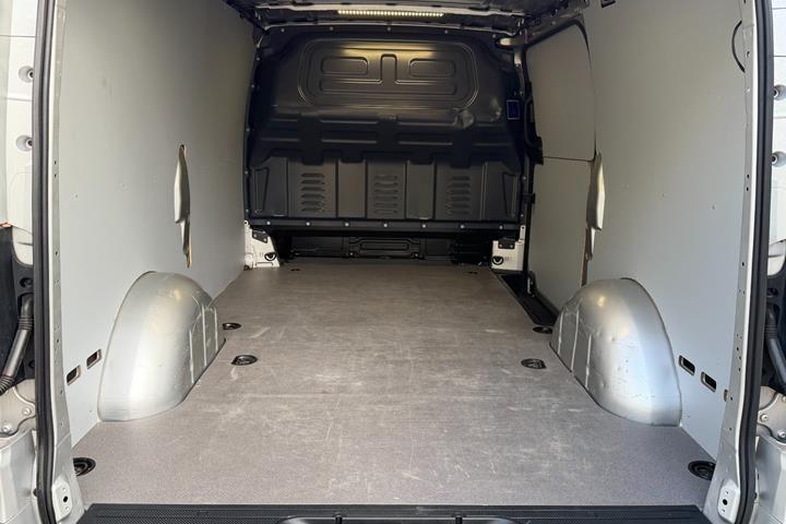 Sølv Mercedes Vito 114 fra 2019