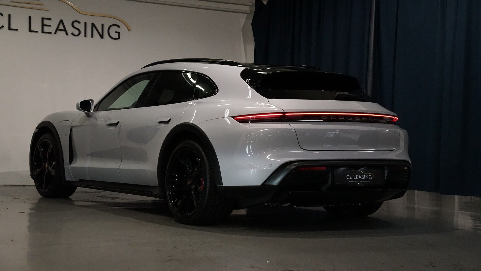 Grå Porsche Taycan 4S fra 2022