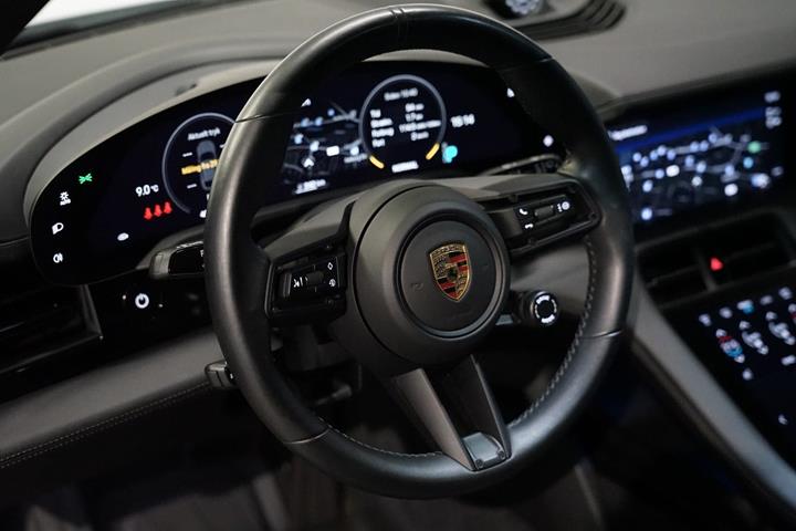 Grå Porsche Taycan 4S fra 2022