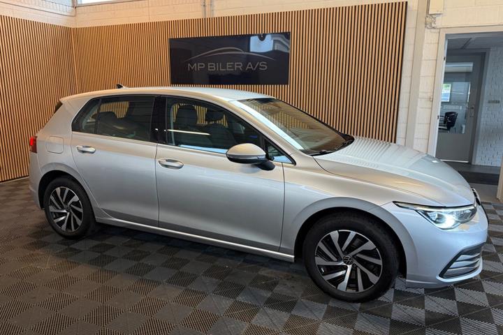 Sølv VW Golf VIII fra 2021