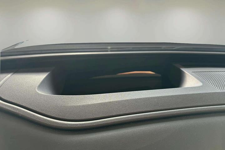 Blå Cupra Tavascan fra 2024