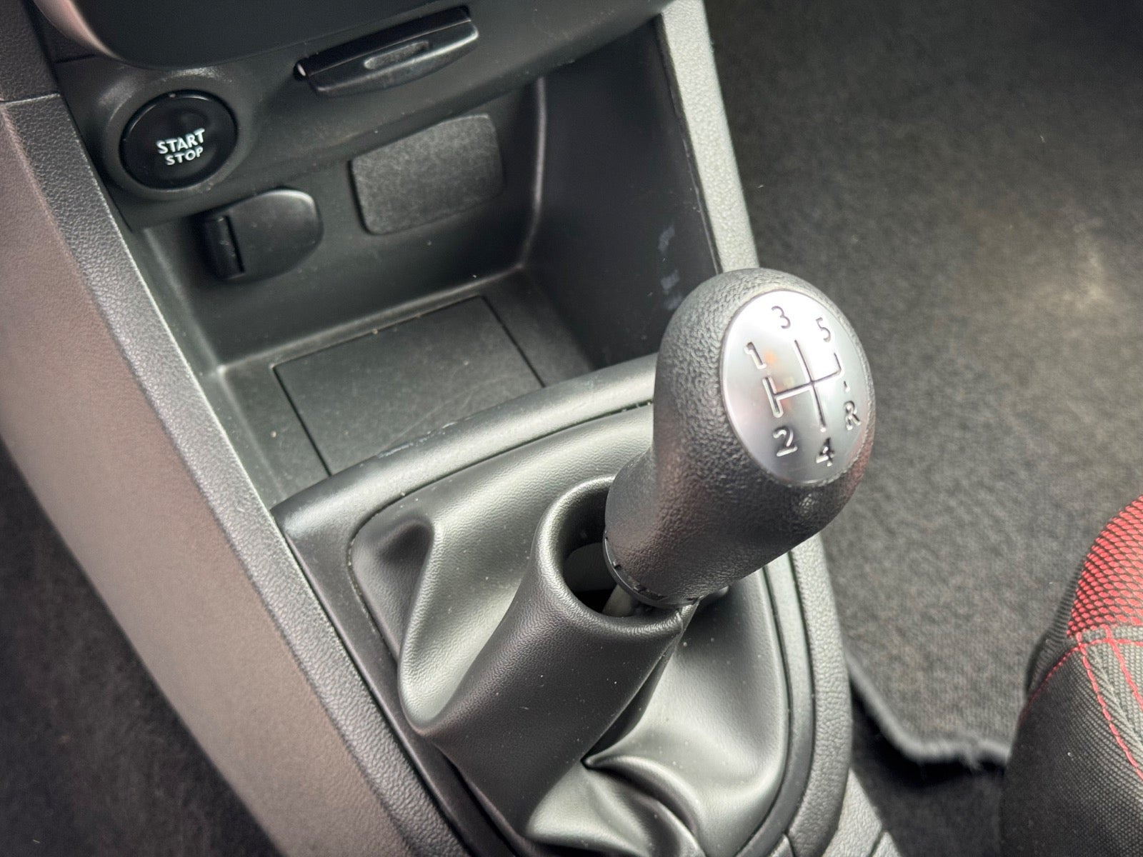 Sort Renault Clio IV fra 2015
