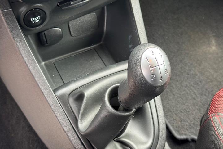 Sort Renault Clio IV fra 2015