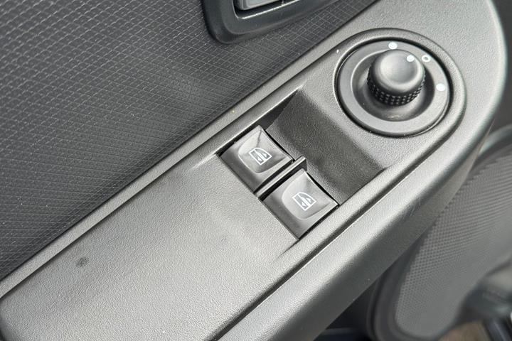 Sort Renault Clio IV fra 2015