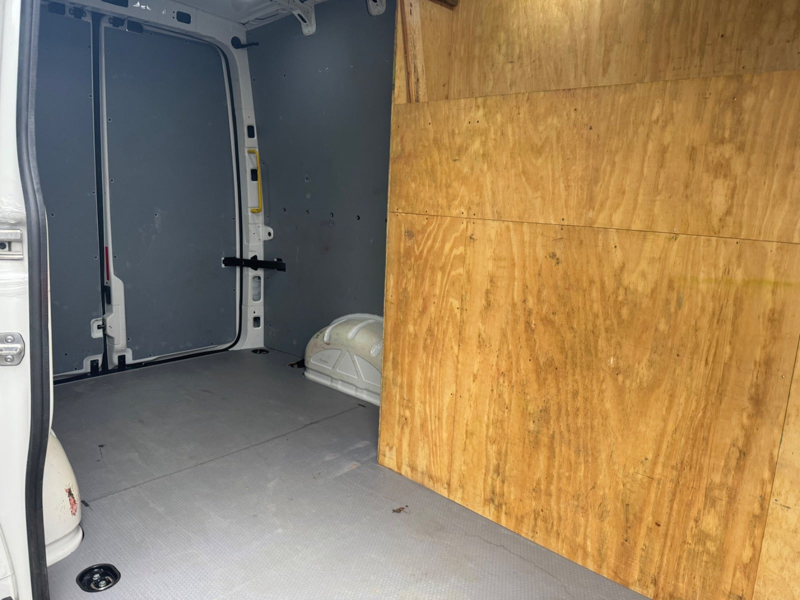 Hvid VW Crafter 35 fra 2020