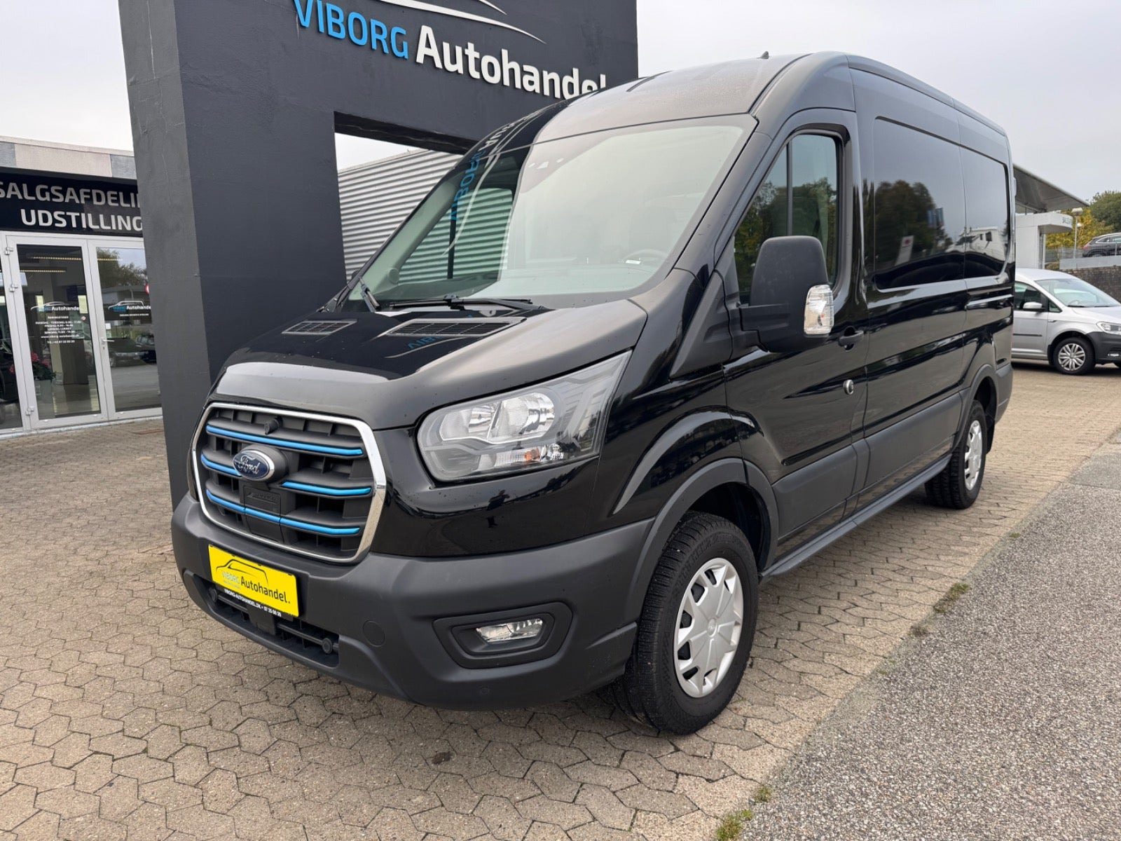 Ford E-Transit 350 L2 Van 68 Trend H2 RWD