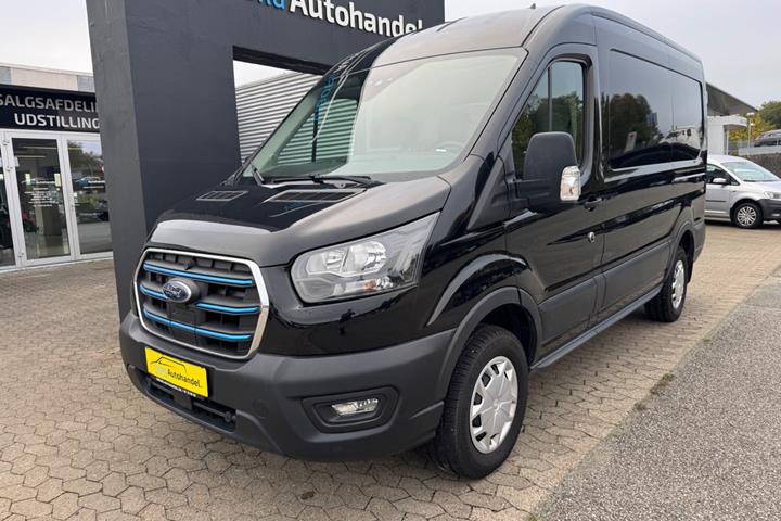 Sort Ford E-Transit 350 L2 Van fra 2023