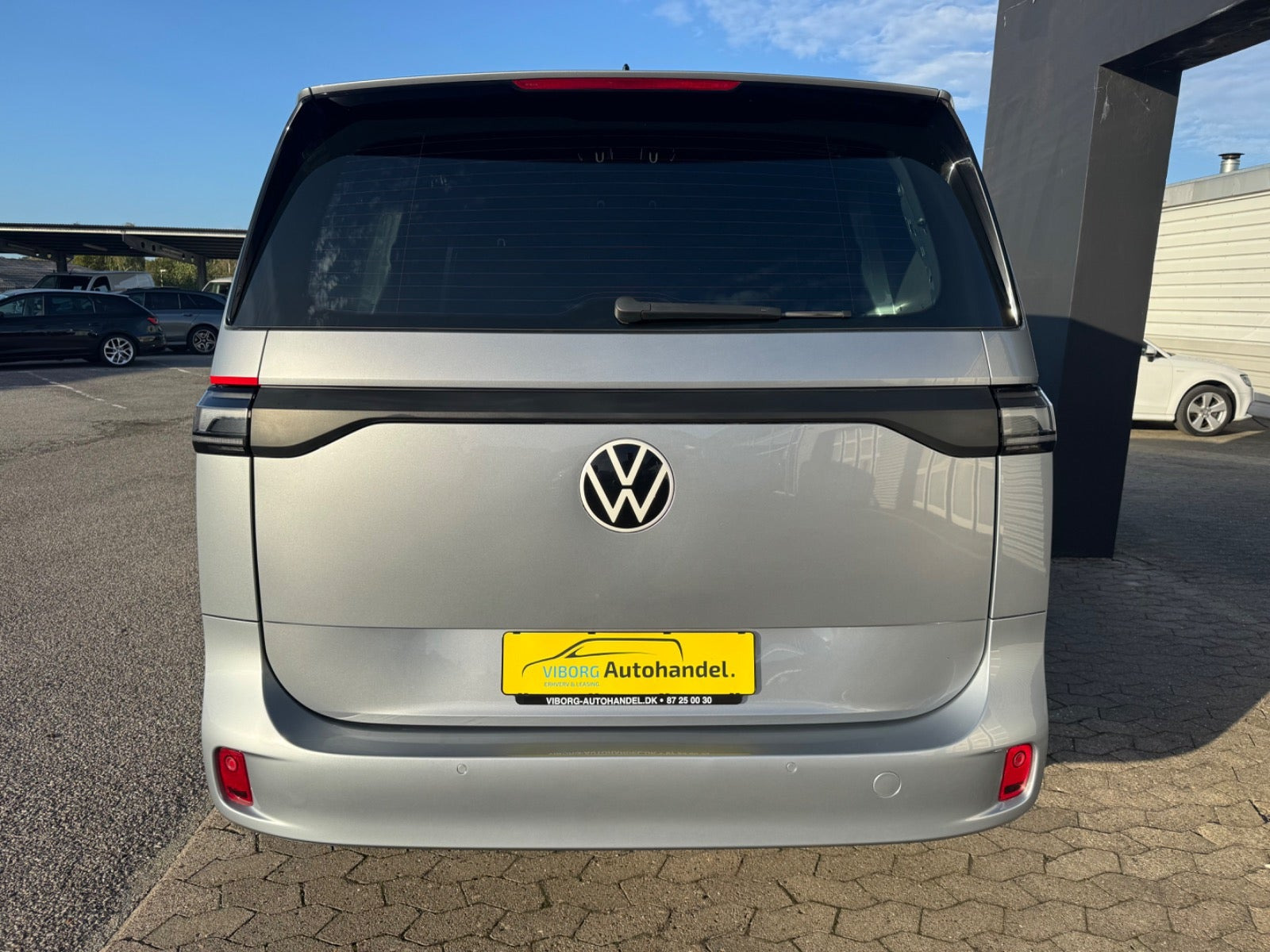 Grå VW ID.Buzz fra 2023