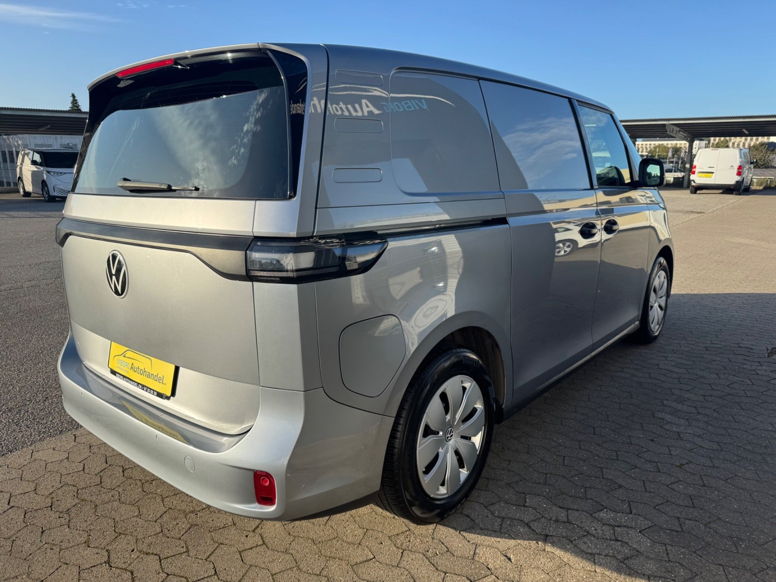 Grå VW ID.Buzz fra 2023