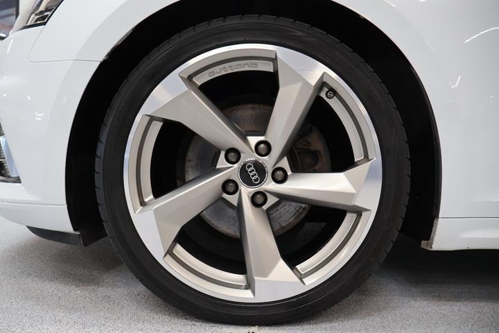 Hvid Audi A5 fra 2017